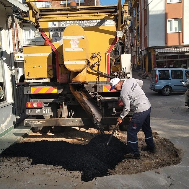 Ekipler, Şehir Merkezinde ve Kırsal Mahallelerde Özveriyle Çalışıyor