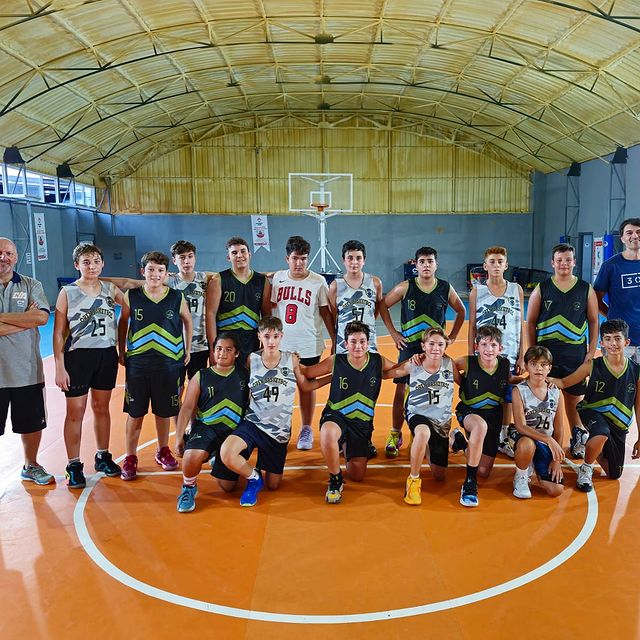 Burhaniye Ören Spor Kulübü U14 Erkek Basketbol Takımı Hazırlıklarını Sürdürüyor