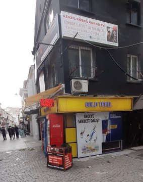 İzmir'deki Korku Evi İşletmesine Plastik Manken Cezası!