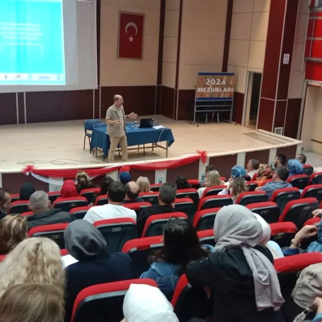 Karesi İlçesi'nde Okul Servis Şoförleri ve Rehber Personel İçin Eğitim Verildi