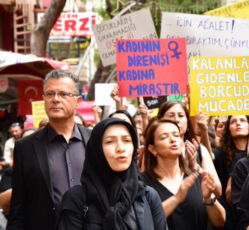 Dünya Kadınlar Günü: Kadınların Toplumsal Hayatta Önemi